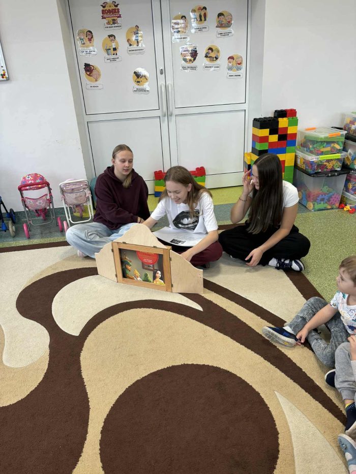 Miniaturka artykułu Wizyta pełna magii w Październiku – Miesiącu Bibliotek Szkolnych! 