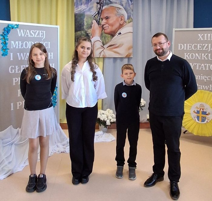 Miniaturka artykułu Udział w XII Diecezjalnym Konkursie Recytatorskim „Pamięci Jana Pawła II”