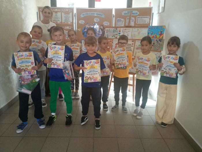 Miniaturka artykułu 🎨 ROZSTRZYGNIĘCIE KONKURSU PLASTYCZNEGO „MAM MOC – REAGUJĘ NA PRZEMOC!” 💪❤️