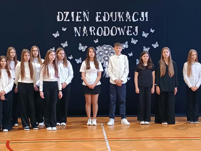 Miniaturka artykułu Uroczysty apel z okazji Dnia Edukacji Narodowej